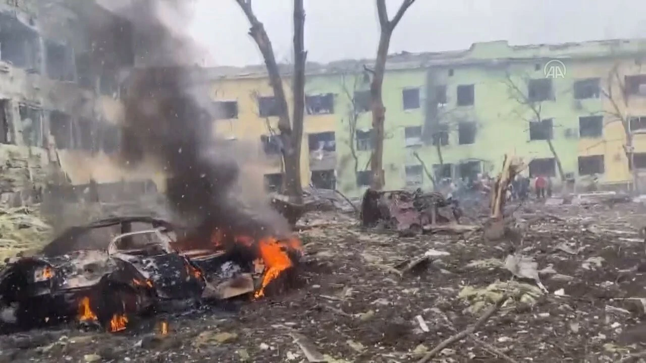 Ukrayna'da enkazın altından çıktı! Dehşet görüntüler