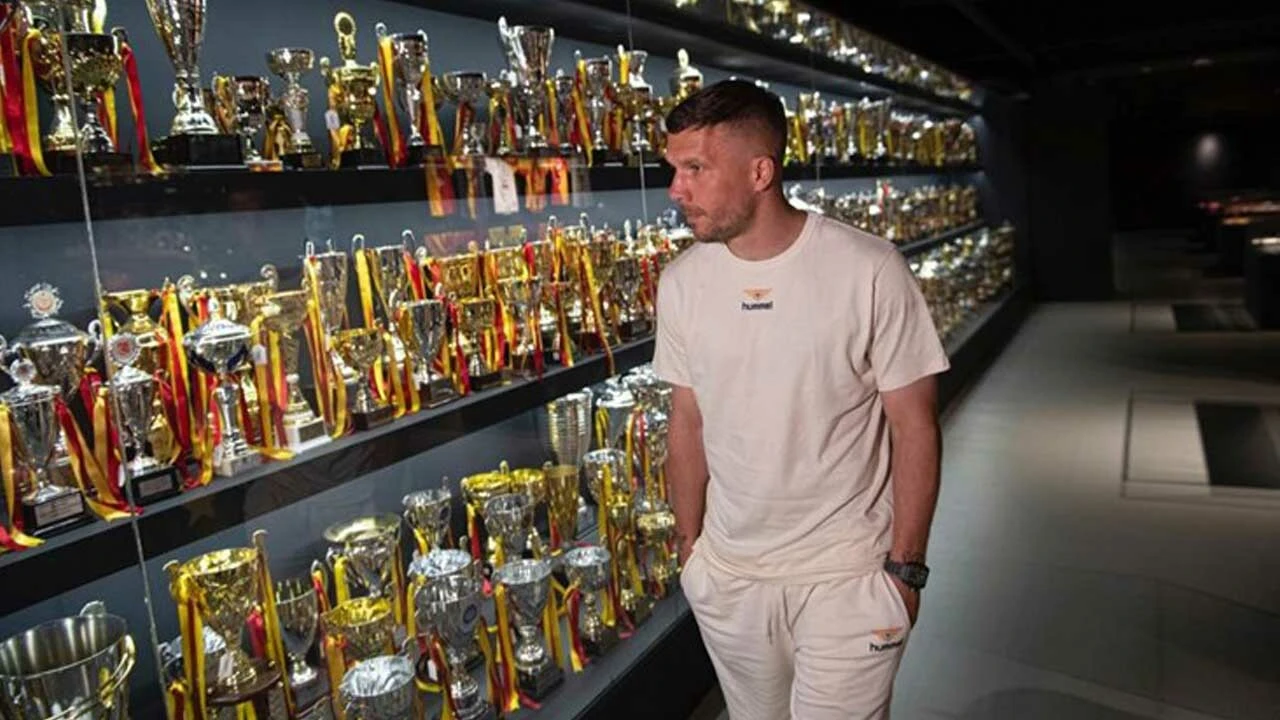 Lukas Podolski: Geri döndüğüm için mutluyum