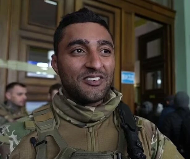 İngiliz Millletvekili Helen Grant'ın oğlu Ben Grant. 