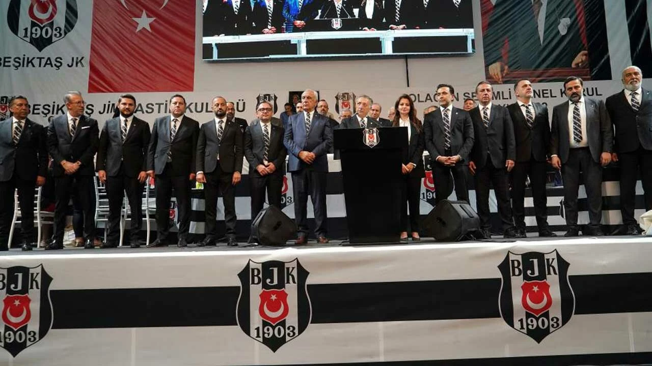 Beşiktaş'ta Ahmet Nur Çebi yeniden başkan seçildi!