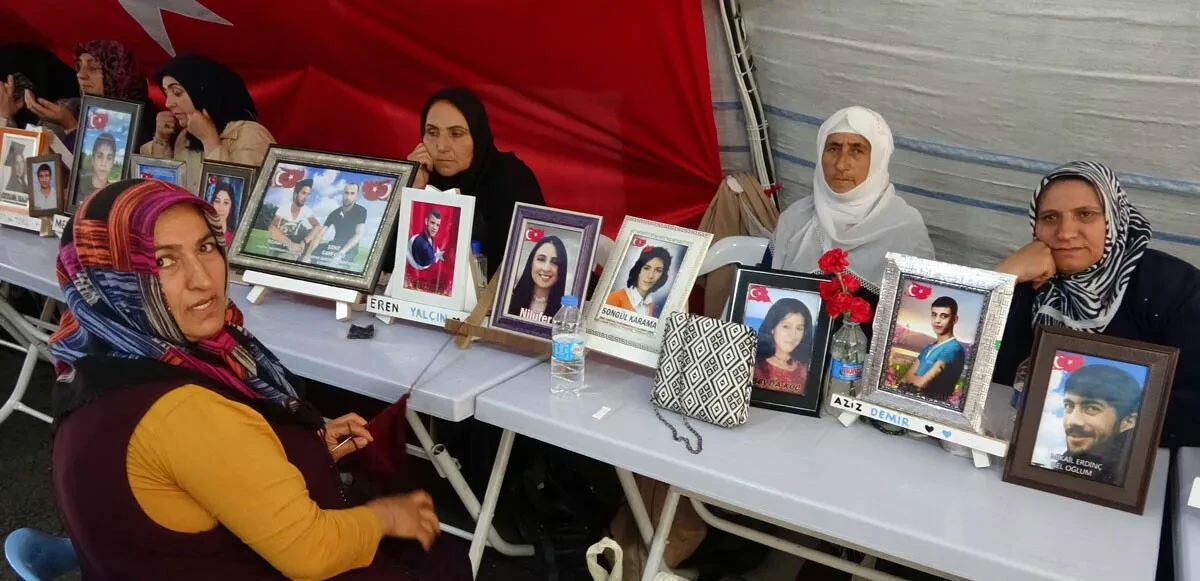 Annelerin evlat nöbeti 1000'inci gününde! Diyarbakır anneleri teröre diz çöktürüyor
