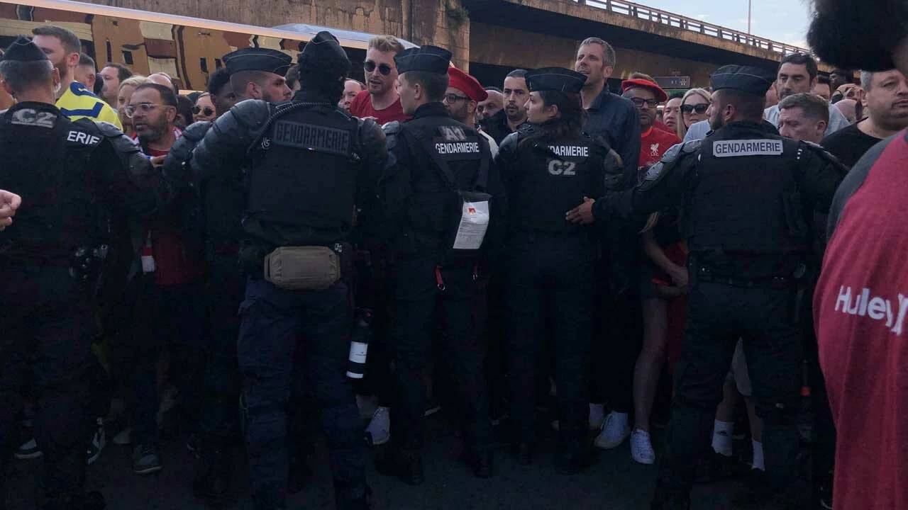 Fransa'da oynanan UEFA Şampiyonlar Ligi finali öncesi yaşanan "kaos" tartışmalara neden oldu!