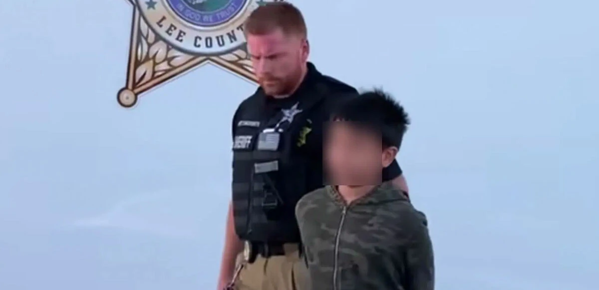 ABD’de 10 yaşındaki çocuk ‘katliam tehdidi’ nedeniyle ters kelepçe ile tutuklandı