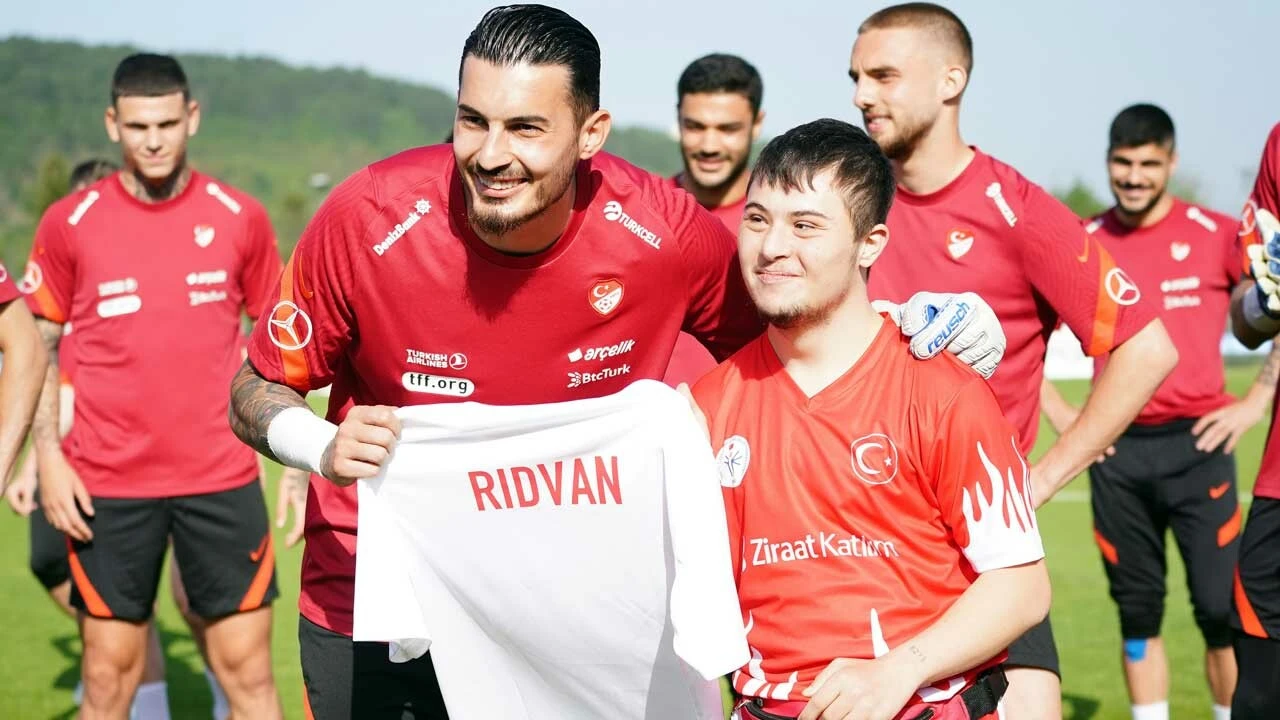 A Milli Futbol Takımı, Down Sendromlu sporcuları ağırladı
