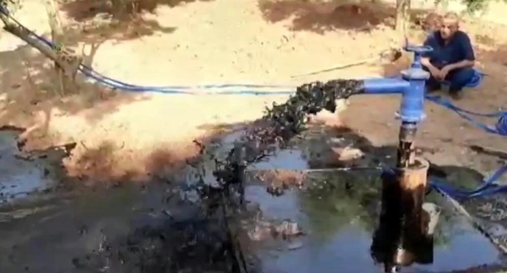 Manisa'da büyük heyecan: Su yerine petrol fışkırdı