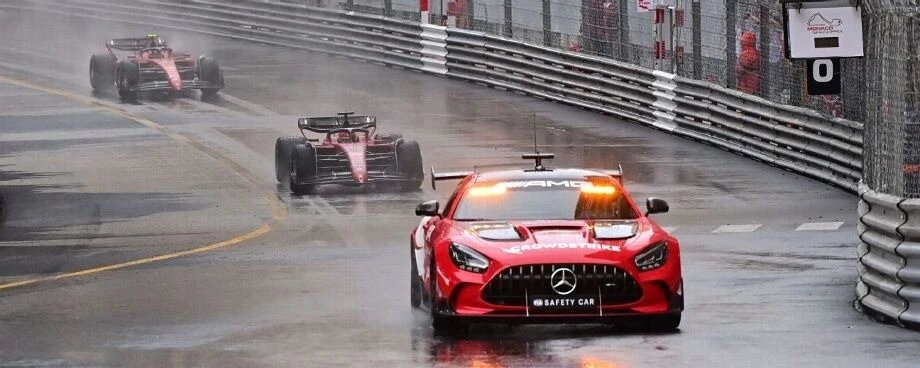 Formula 1 yarışında büyük kaza: Araç ikiye bölündü