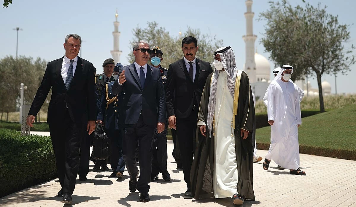 Son dakika! Bakan Akar'dan Suriye'ye operasyon mesajı: TSK her türlü göreve hazır