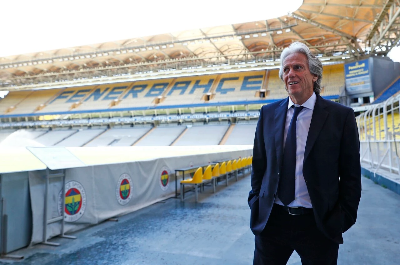 Ali Koç ile Jorge Jesus arasındaki Türkçe diyalog sosyal medyaya damga vurdu