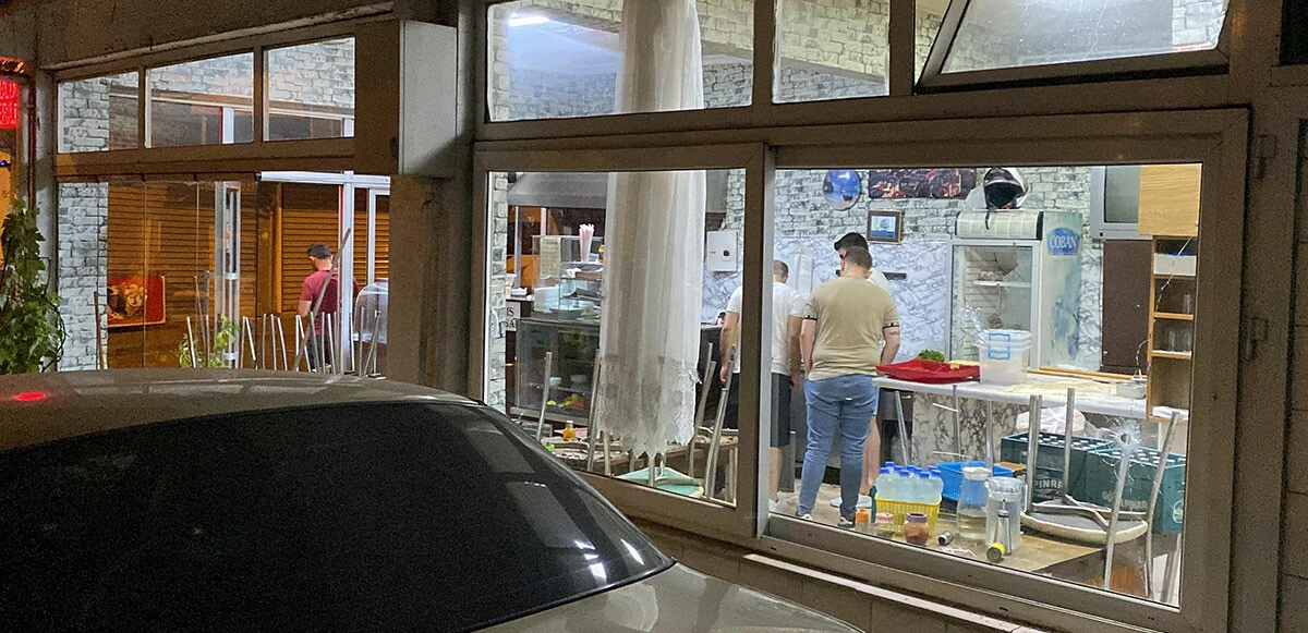 Küfürle başladı, bıçakla sürdü, silahla bitti