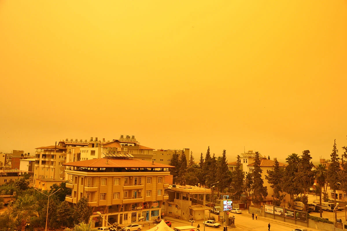 Akdeniz ve Güneydoğu'da toz taşınımı hayatı olumsuz etkiliyor