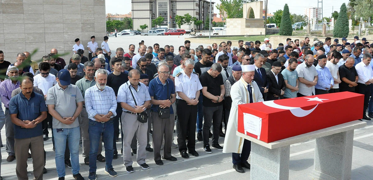Uzman çavuş Hüseyin Özkan aracında silahla vurularak öldürüldü