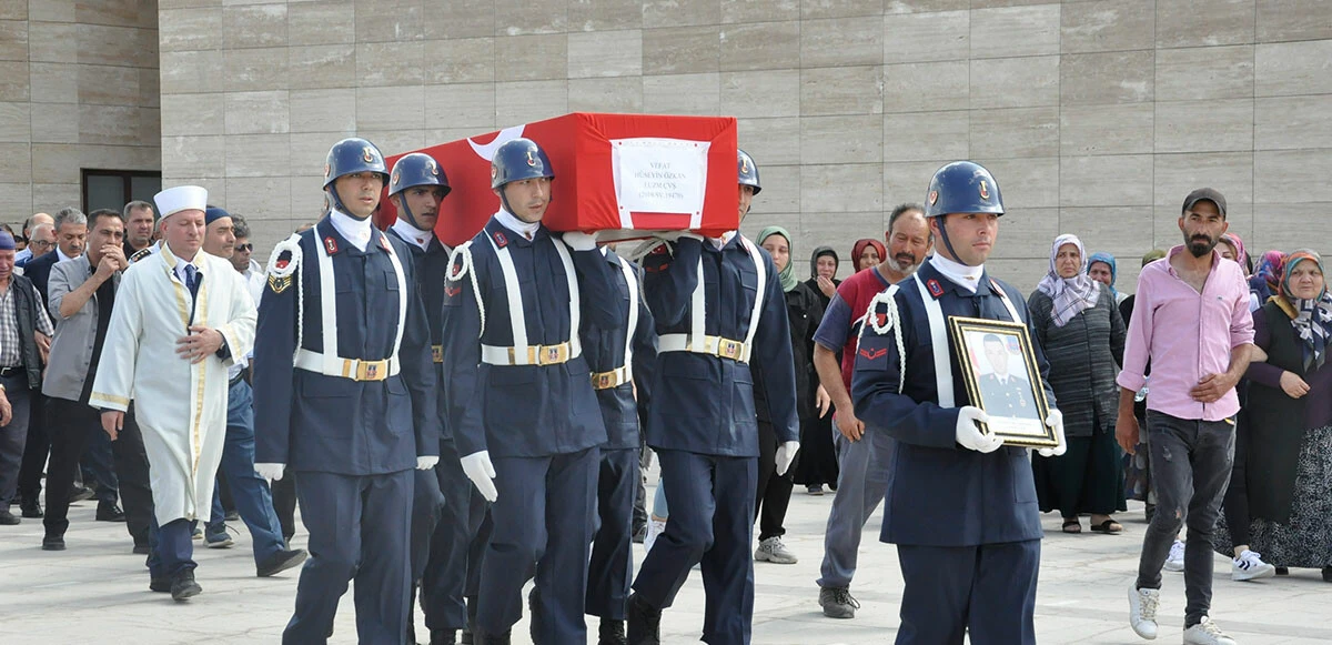 Uzman çavuş Hüseyin Özkan aracında silahla vurularak öldürüldü