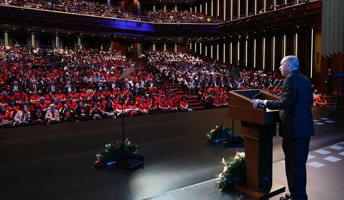 Son dakika! Cumhurbaşkanı Erdoğan'dan operasyon mesajı: Teröristleri inlerine girip gömeceğiz