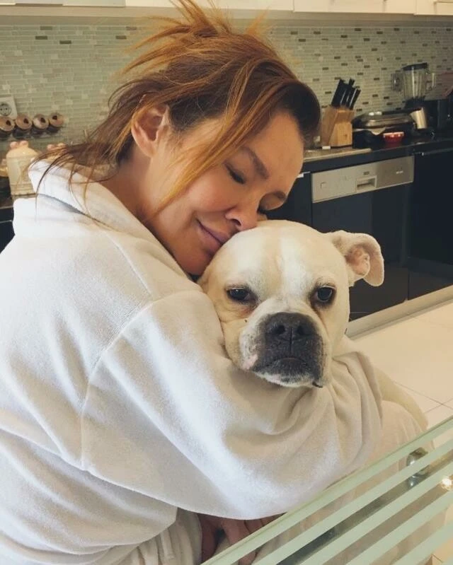 Deniz Seki ödül töreninde aldığı haberle yıkıldı: Anne olamadım...