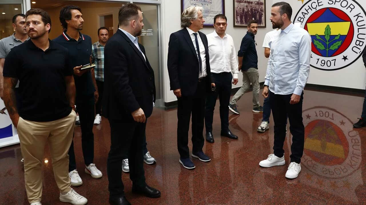 Fenerbahçe'de Jorge Jesus kanunları! Göreve fırtına gibi başladı