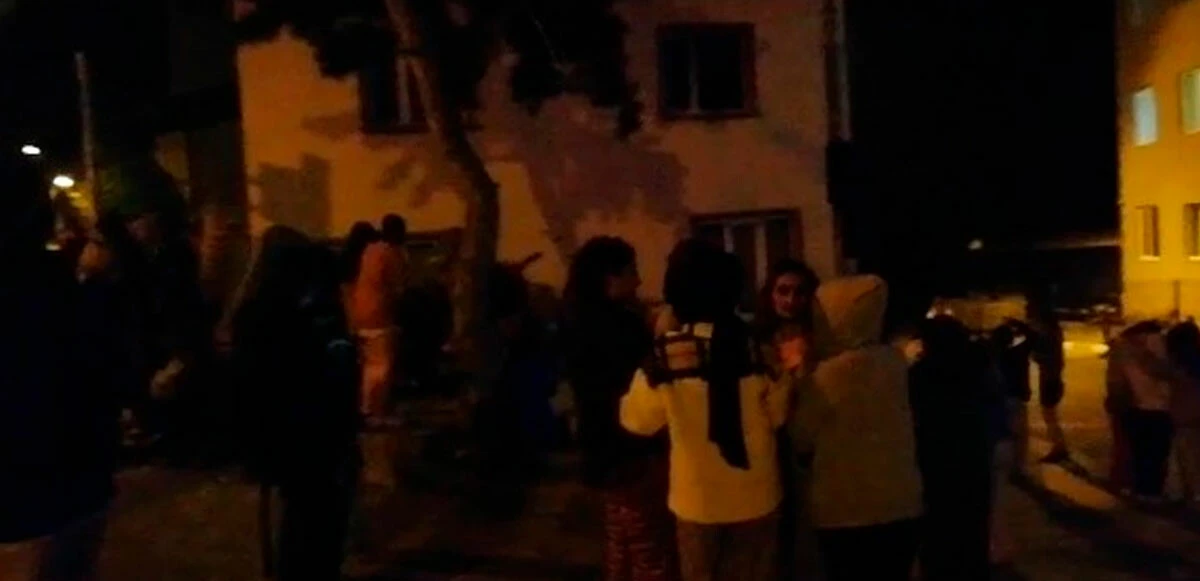 Balıkesir'de yer yerinden oynadı: 120 dakikada 30 artçı deprem