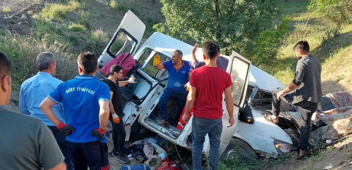 Siirt’te katliam gibi kaza: İşçileri taşıyan minibüs uçuruma yuvarlandı