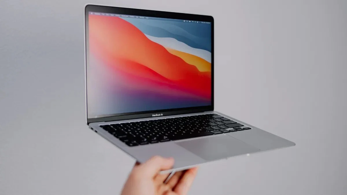Apple, M2 Çipli MacBook Air Modelini Duyurdu: İşte Fiyatı ve Özellikleri