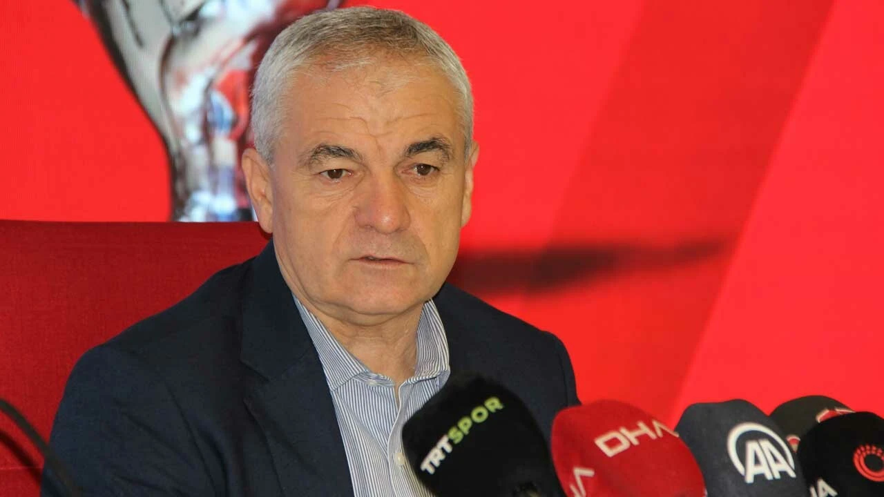 Sivasspor, Rıza Çalımbay ile sözleşme imzaladı