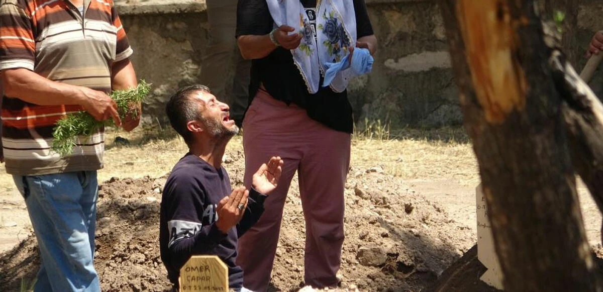 Bu acıya yürek dayanmaz: Annesi bayıldı, dayısı mezarına uzanıp katile öfke kustu