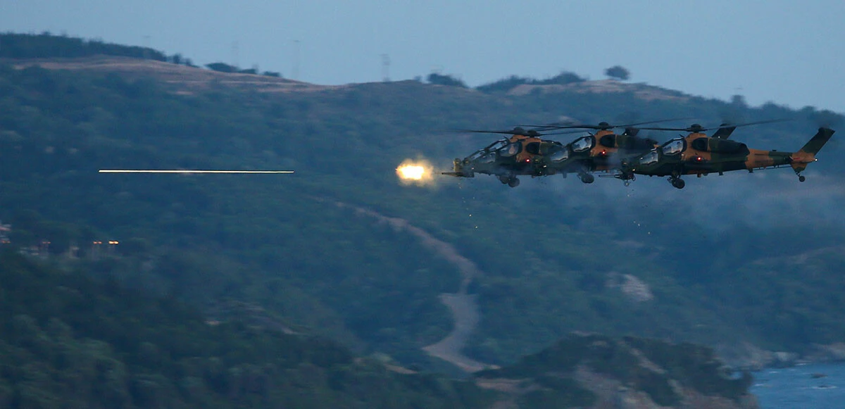 Yunanistan'a sahada mesaj: Efes-2022 tatbikatı başladı, işte nefes kesen görüntüler