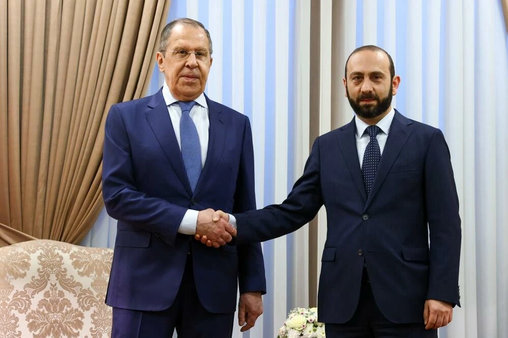 Rus Bakan Lavrov: Ermenistan ile Türkiye'nin normalleşmesinden memnunuz