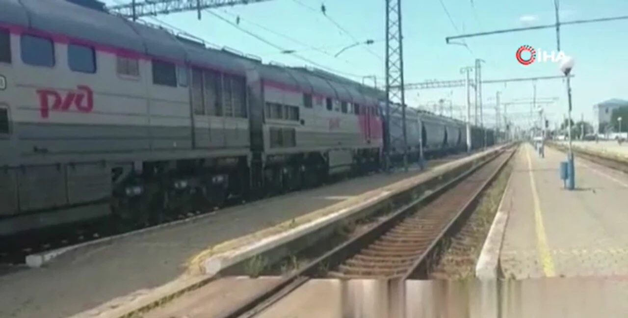 Tahıl yüklü ilk vagonlar yola çıktı: Türkiye ile ana sözleşmeler yapılıyor