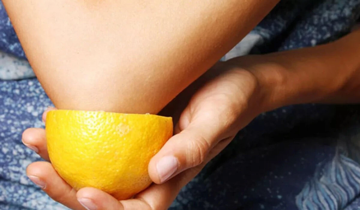 Dirseklere limon sürmenin öyle bir etkisi var ki çok şaşıracaksınız! Can sıkan bu durum limonla 1 haftada yok oluyor