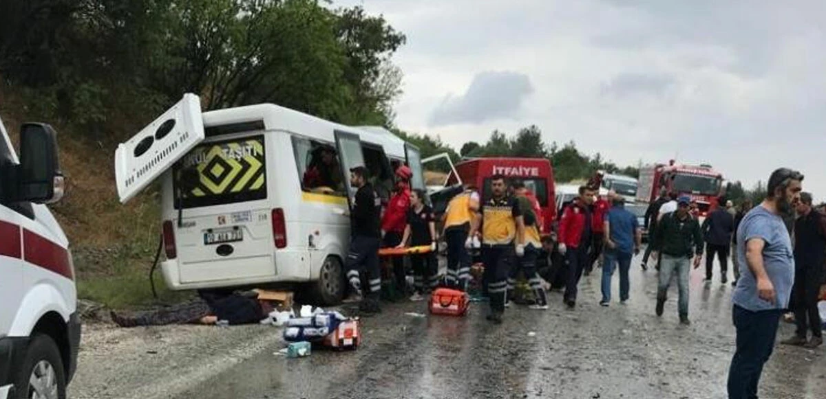 Son dakika: Katliam gibi kaza! Minibüs ile tanker çarpıştı: Çok sayıda ölü ve yaralı var