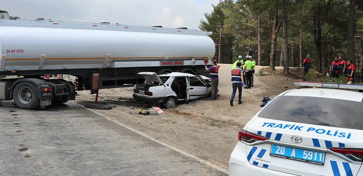Akaryakıt tankeri otomobile çarptı! Aynı aileden 3 kişi hayatını kaybetti