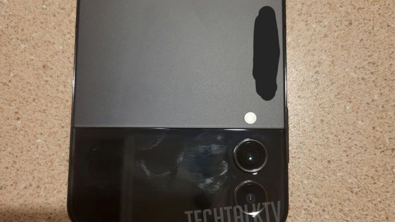 Galaxy Z Flip 4 İçin Tüm Meraklar Ortadan Kalktı: Canlı Görüntüleri Ortaya Çıktı