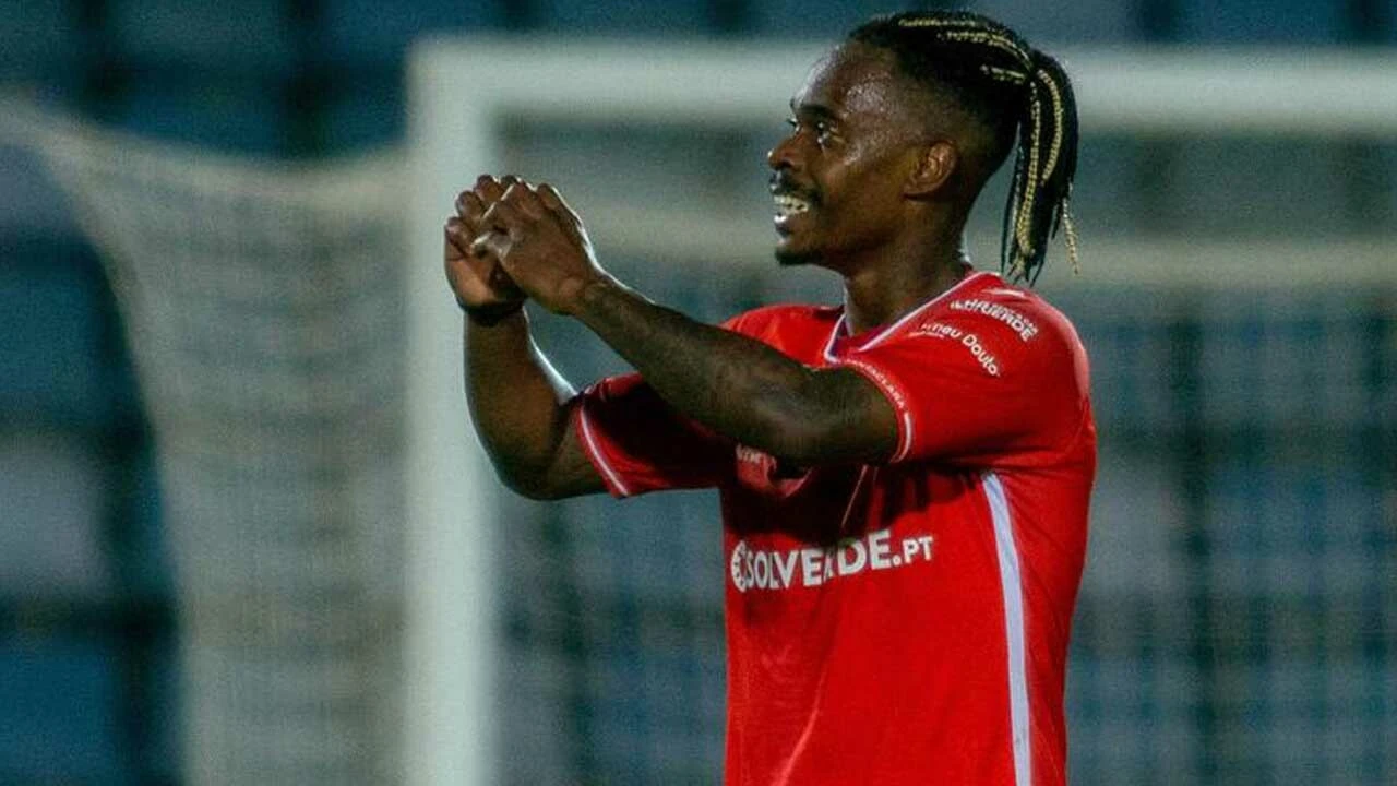 Fenerbahçe'nin yeni transferi Lincoln Henrique kimdir? Tekniği iyi, fiziği zayıf...