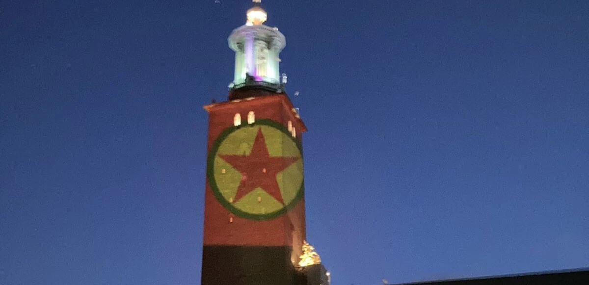 Türkiye uyarıyor İsveç ders almıyor! Skandal görüntülere yenisi eklendi: PKK paçavraları binalara yansıtıldı