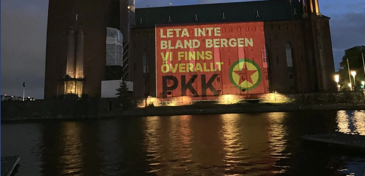 Türkiye uyarıyor İsveç ders almıyor! Skandal görüntülere yenisi eklendi: PKK paçavraları binalara yansıtıldı