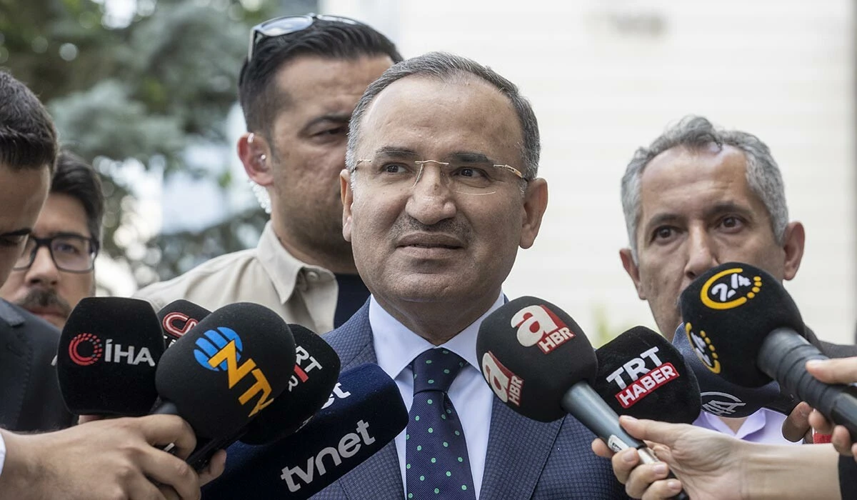 Bakan Bozdağ'dan polise yumruk atan Salihe Aydeniz hakkında açıklama: Fezlekesi haftaya Meclis'e gelecek