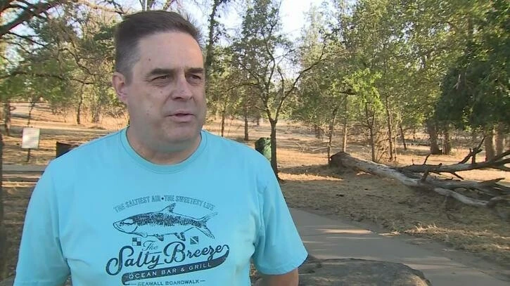 Benzin fiyatını yanlış yazdı fırsatçılar kuyruk oluşturdu