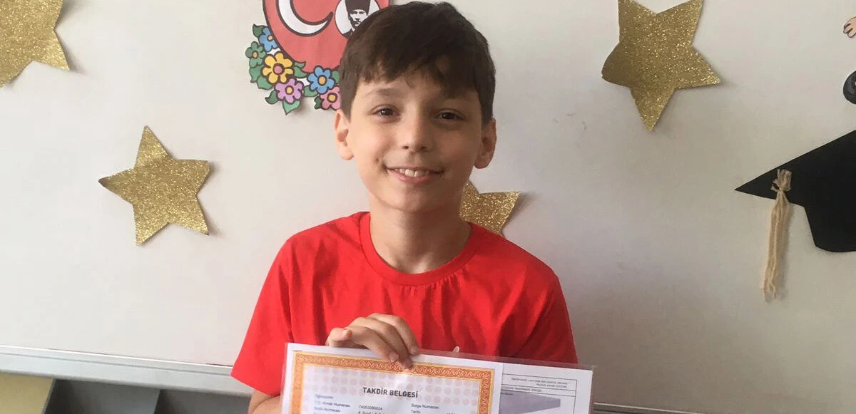 Okullarda karne heyecanı: 18 milyon öğrenci yaz tatiline girdi