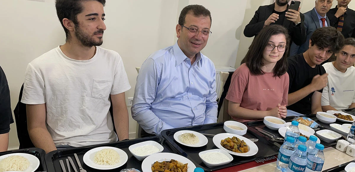 İBB’nin Kent Lokantası Fatih’te açıldı! İlk servisi İmamoğlu yaptı