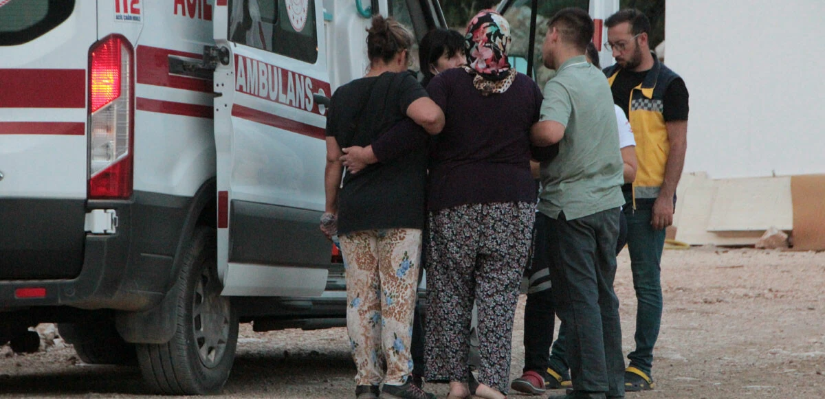 Cinnet getiren baba 2 çocuğunu ve eşini öldürdü: Aynı silahla intihara teşebbüs etti