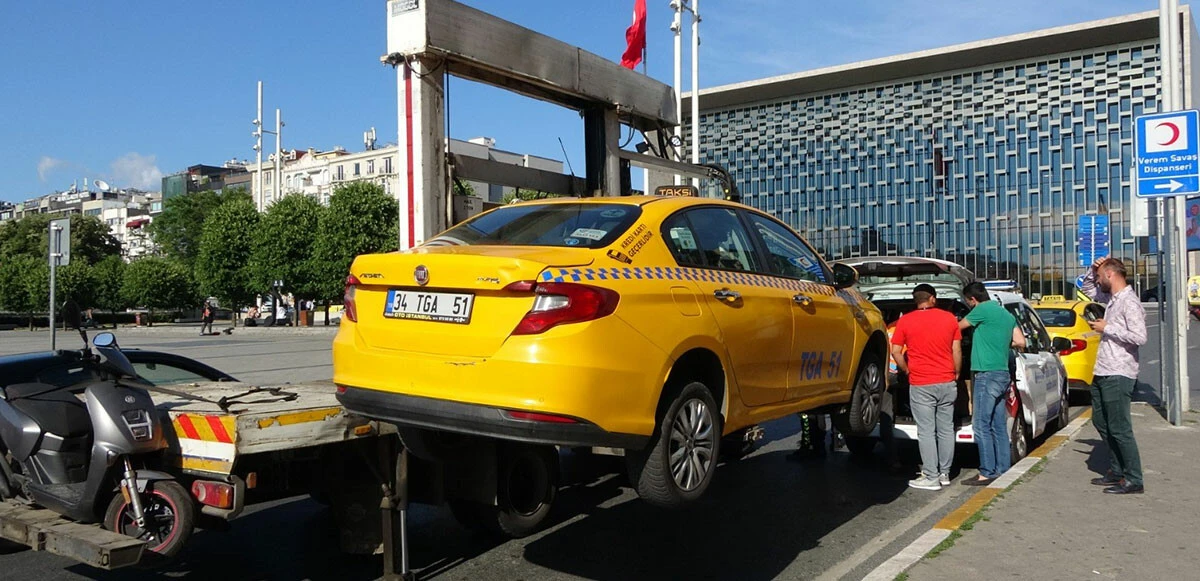 Taksici ile polis arasında ilginç diyalog: Haberlere çıkıyorsunuz hala uslanmıyorsunuz 