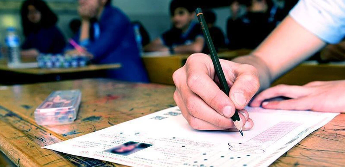 Okullarda karne heyecanı: 18 milyon öğrenci yaz tatiline girdi