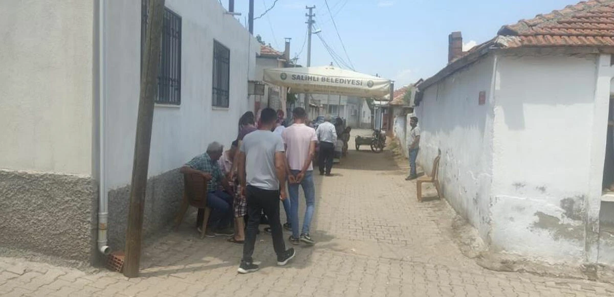 Canice öldürülen karı-koca toprağa verildi: 17 yaşındaki çocukları tutuklandı