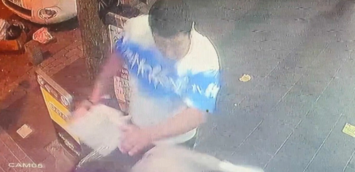 İstanbul’da bir garip olay! Yolda yürüyen kadına tokat attı, dayak yedi