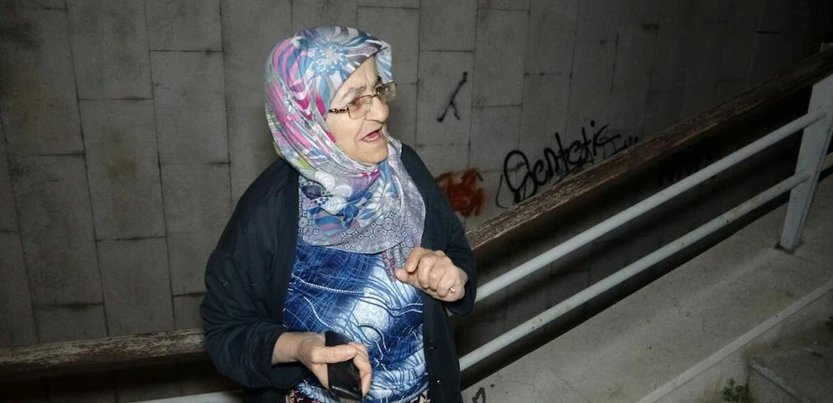 Yaşlı kadın evine giren hırsızları yakalattı