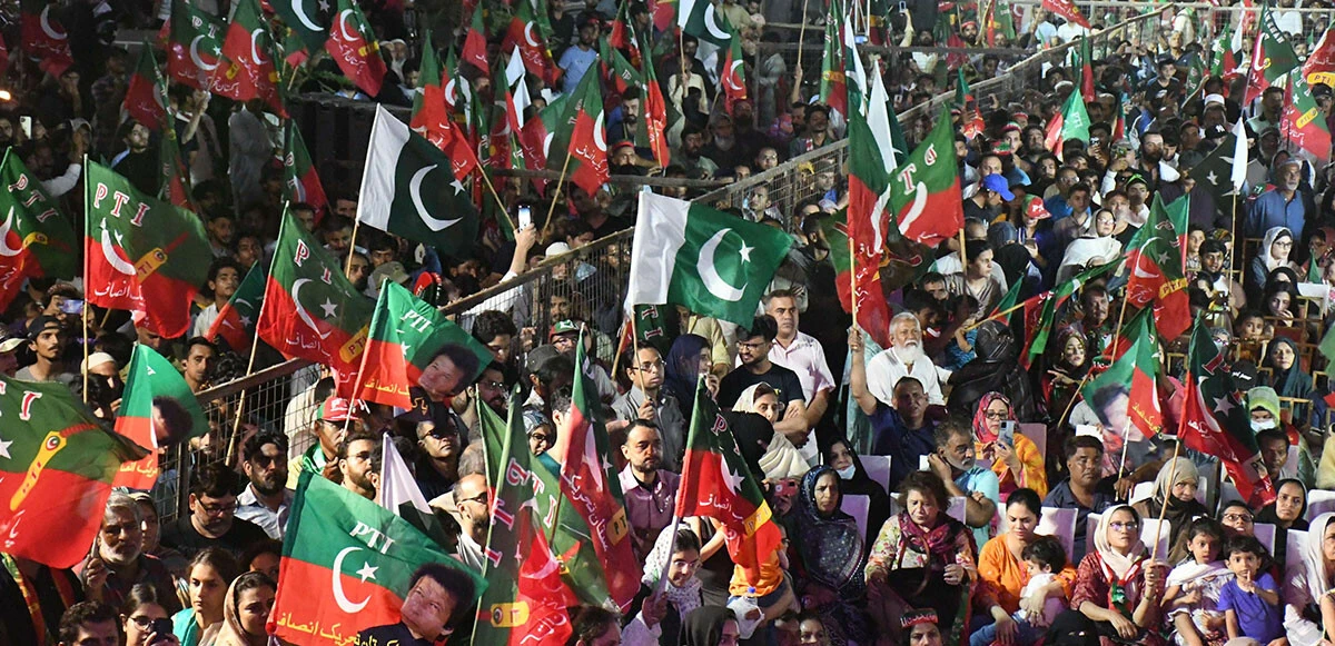 Pakistan’da halk enflasyonu protesto etmek için sokağa indi! Imran destekçileri meydanları doldurdu