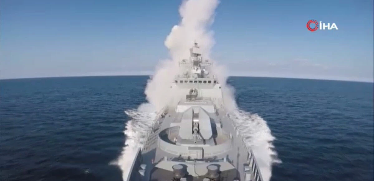 Rusya Ukrayna'yı Karadeniz'den vurdu: Askeri altyapıyı hedef aldılar