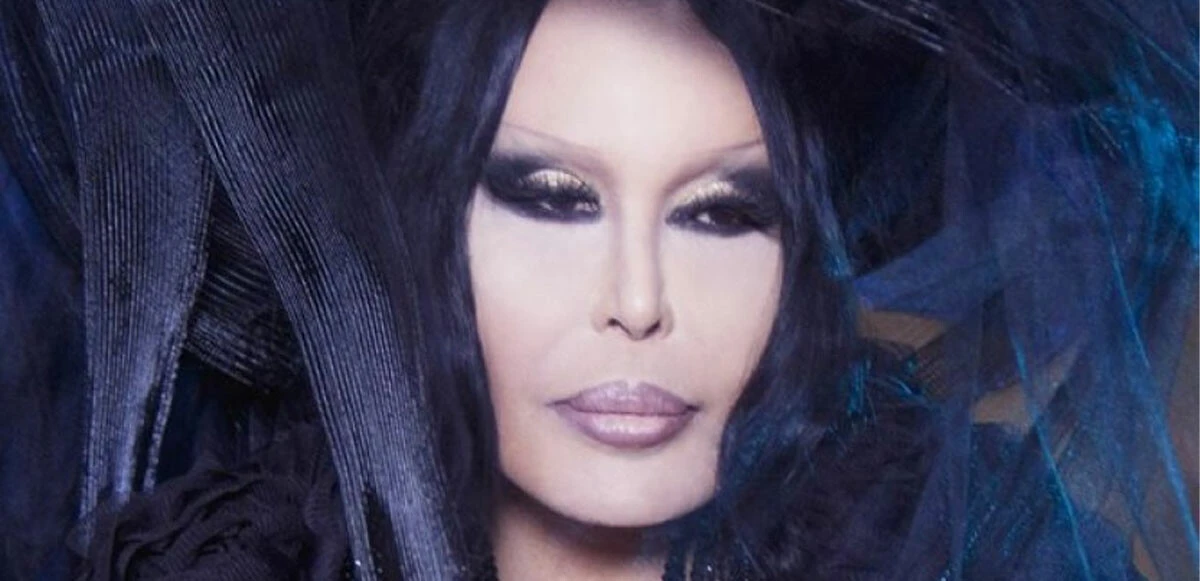 İmaj değiştiren Bülent Ersoy’un mezarı 3 kişilik, asansörlü ve şifreli olacak! Menajeri maliyetini canlı yayında açıkladı