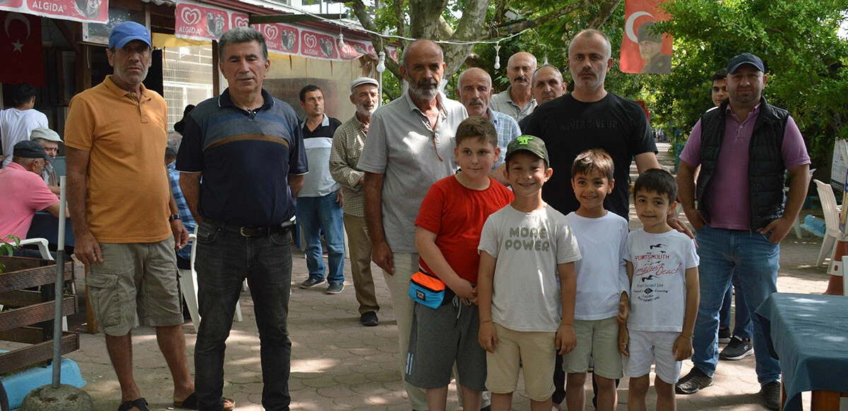Yaşlı adam çocuk parkında köpeklerin saldırısına uğradı