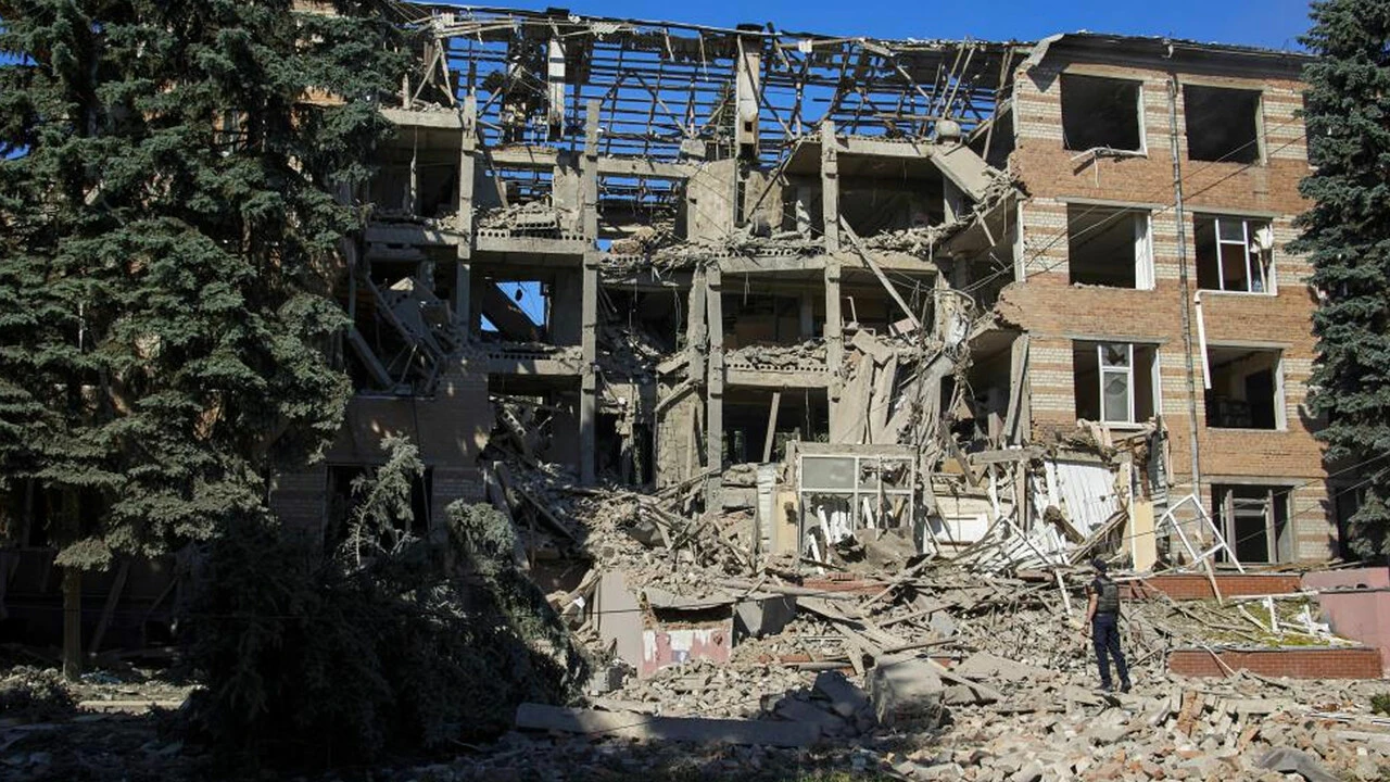 Son dakika: Ruslar Harkov'u vurdu: Bombardımanda 15 sivil öldü