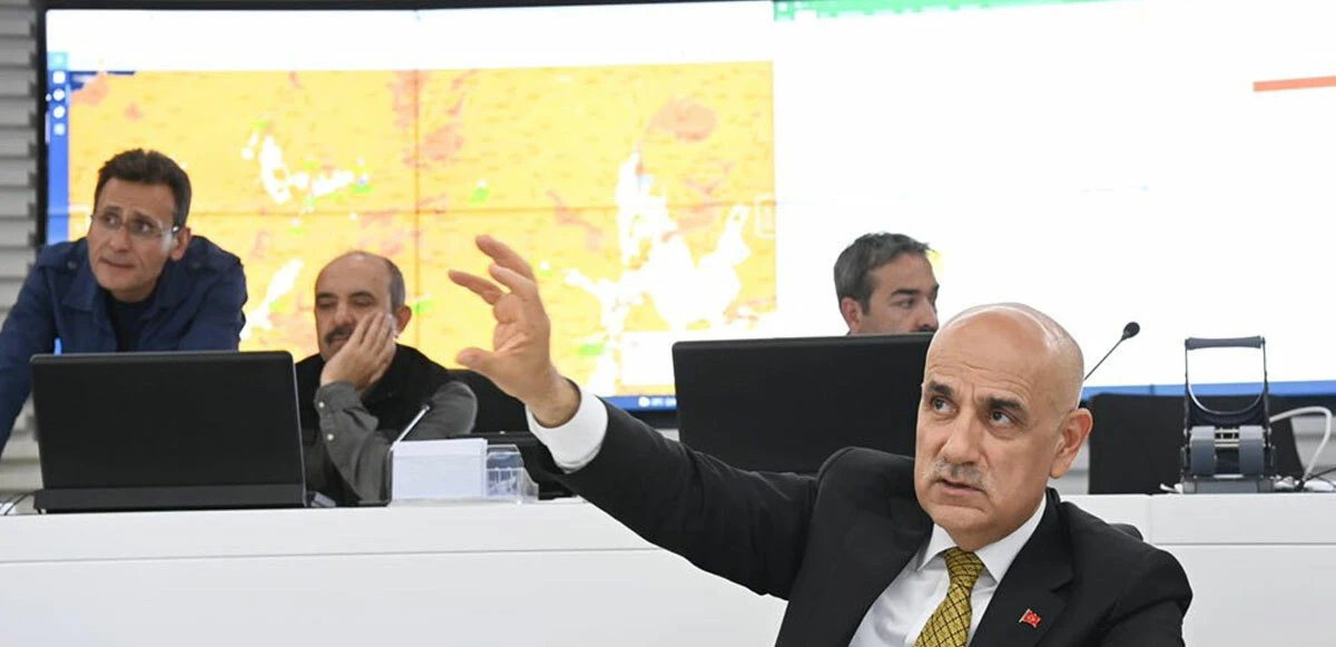 Son dakika! Alevler 4 bölgeye yayıldı! Ekipler teyakkuzda, 3 ilden yardım geliyor (Marmaris yangınında son durum)